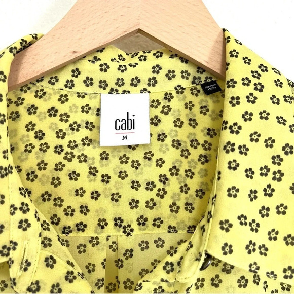 Cabi Bright Yellow Sheer Ditzy Daisy Button Down Shirt Blouse Medium - Picture 3 of 15